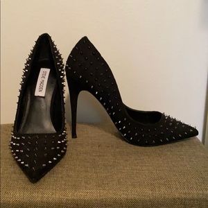 Steve Madden Studded Pump
